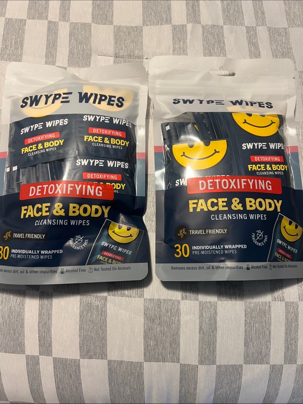 Detoxifying Face & Body Cleansing Wipes - Black/Yellow Pack of Two